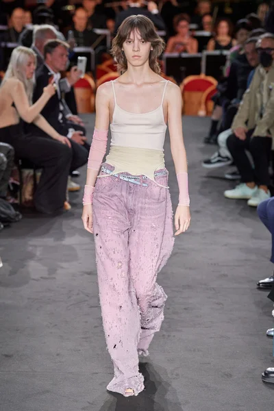 Look 4